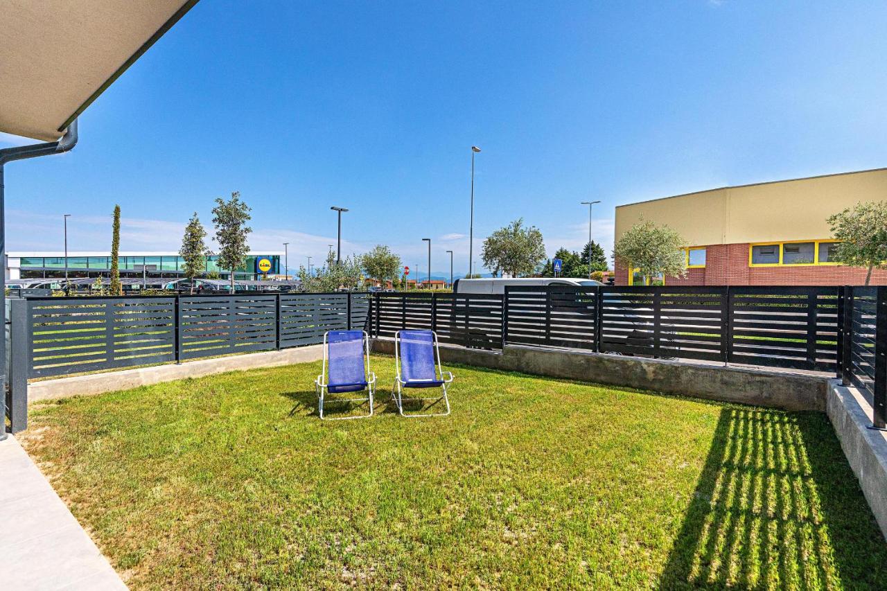 Apartamento Una Terrazza Sul Lago A2 Con Piscina By Wonderful Italy Peschiera del Garda Exterior foto
